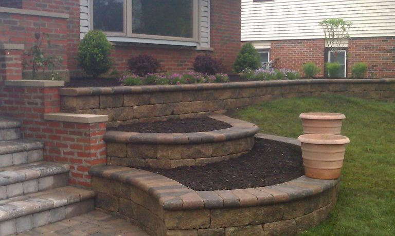 brick_-landscaped-flower-beds | More Pro Inc.